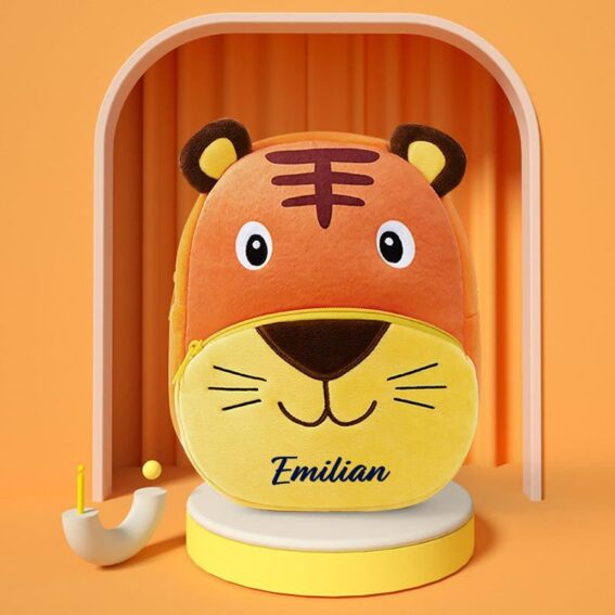 ghiozdan personalizat leu 3d 1