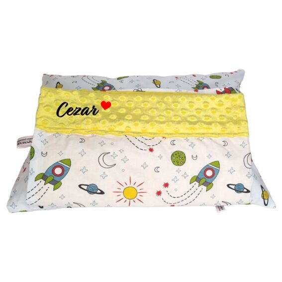 Set personalizat Paturica cu doua fete si Perna – Spatiu cosmic și Minky Galben new